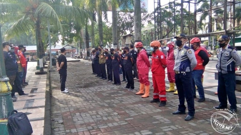 Sebanyak 30 orang anggota gabungan dari PMI, ORARI, PDAM, Dishub, Camat Klaten Tengah dan Sekcam Klaten Utara.