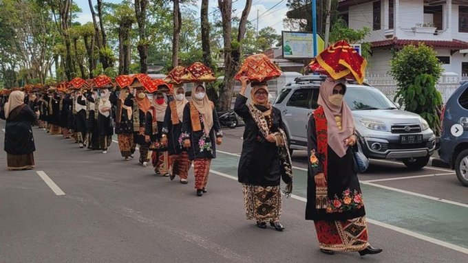Acara Peringatan Hari Jadi Bukittinggi Ke-237 dengan Makan Bajamba