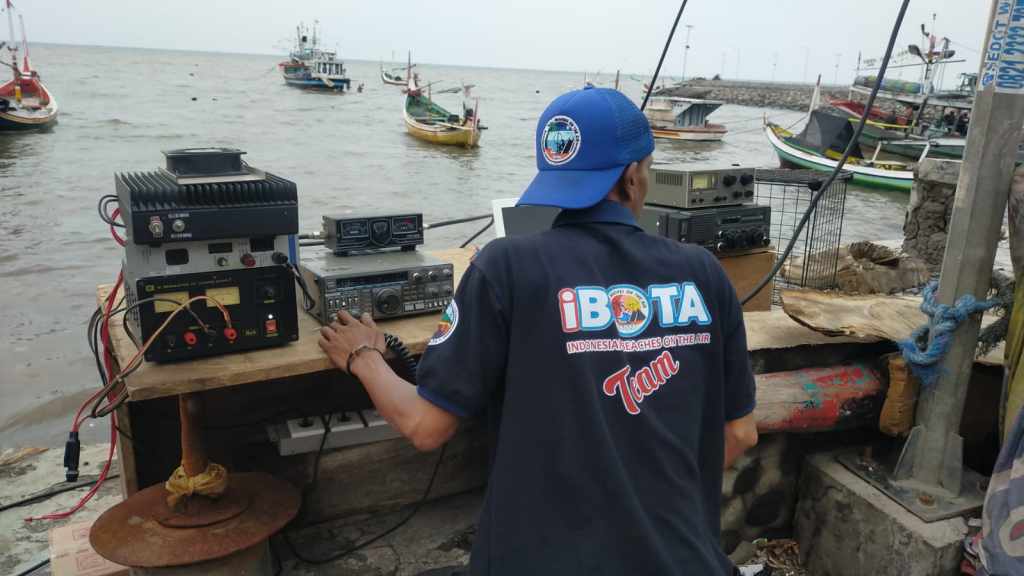 ibota di pantai paku limo situbondo