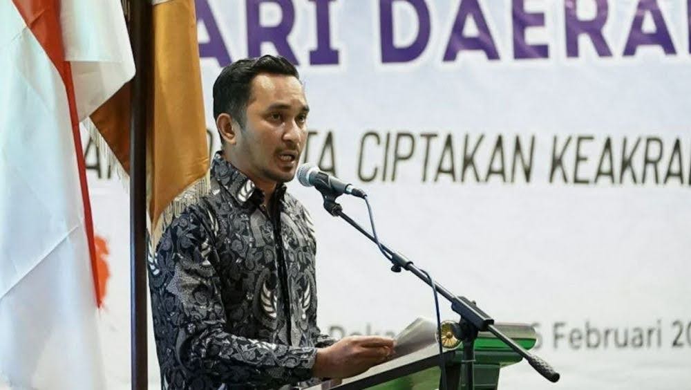 Plt. Kepala Dinas Komunikasi Informatika dan Statistik (Diskominfotik) Provinsi Riau