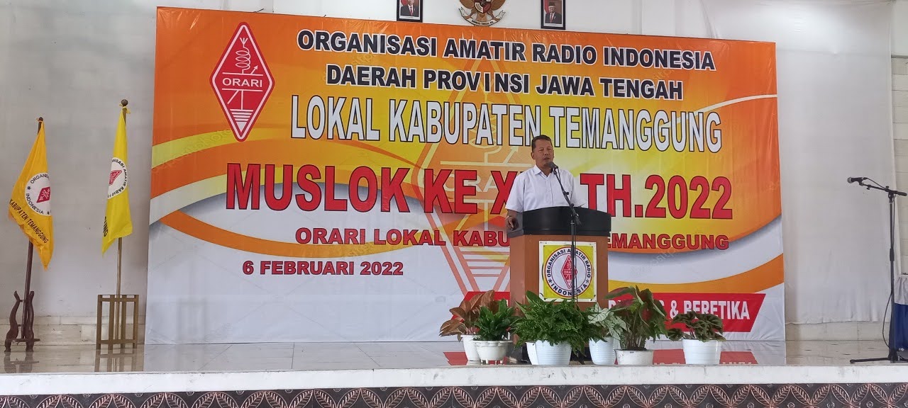 Ka Kesbangpol Kabupaten Temanggung mewakili Bupati yang berhalangan hadir