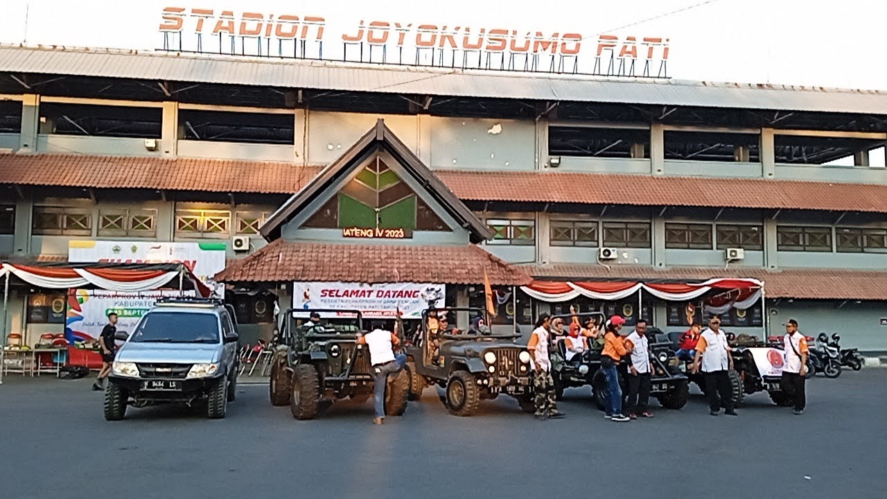 Kirab Jeep Keliling Kota Pati meriahkan HUT ORLOK Pati ke-39