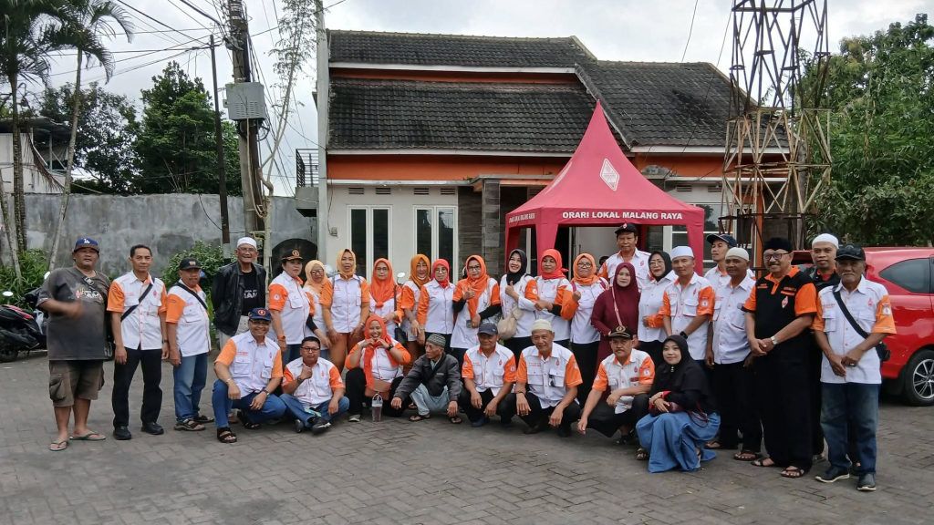 ORARI Lokal Malang Raya Berbagi Takjil Ramadhan untuk Pengguna Jalan