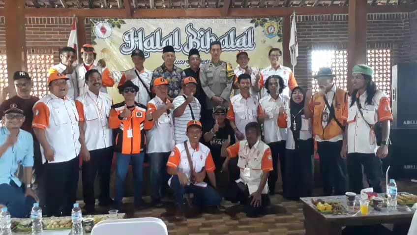 Foto bersama Halal Bihalal ORARI Lokal Kabupaten Kendal