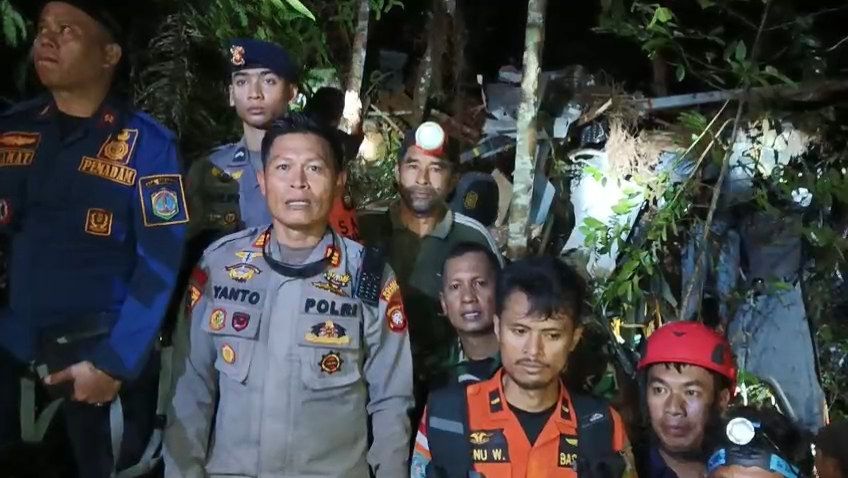 Evakuasi Kecelakaan Helikopter PK-CFX jatuh di Sekadau