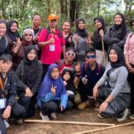 HUT ke-4, ORARI Lokal Bintan menggelar kegiatan tracking bersama di Gunung Bintan