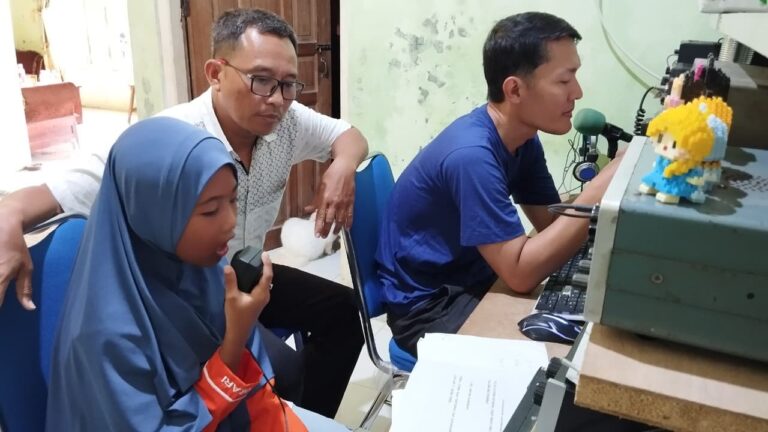 Ganesa Sripinasthi YD2AWO Operator Cilik SES 8B118HKN