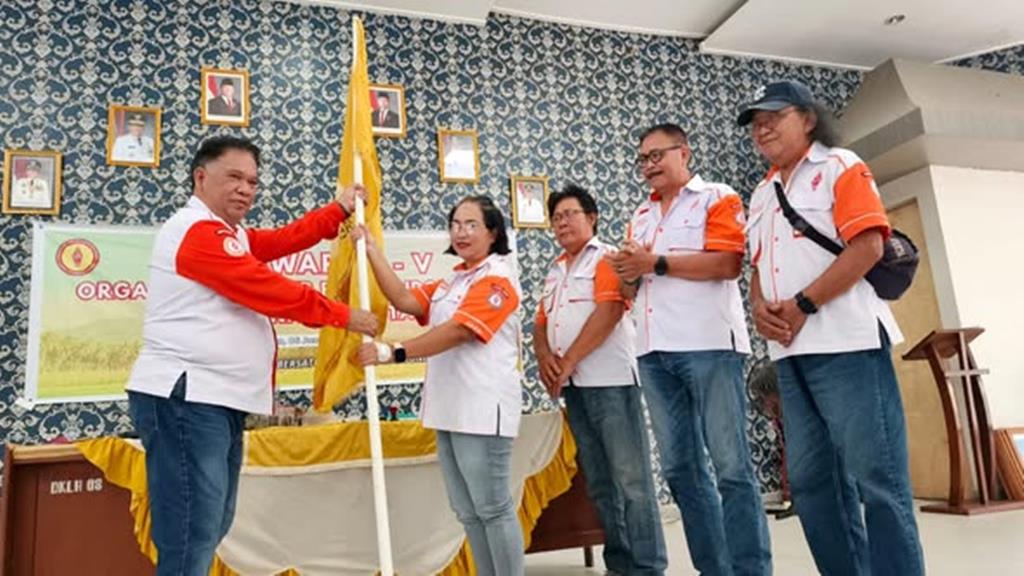 Hasil Muslok V ORARI Minahasa Utara - YL Meidy T. Mandey YC8SBD Terpilih Sebagai Ketua