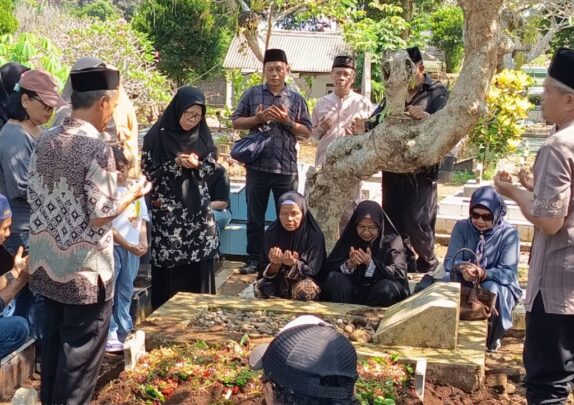 ORARI Lokal Banyumas mengantarkan Kundarto Sri Sosiawan YF2BYF/SK