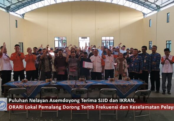Puluhan Nelayan Asemdoyong Terima SJJD dan IKRAN, ORARI Lokal Pemalang Dorong Tertib Frekuensi dan Keselamatan Pelayaran